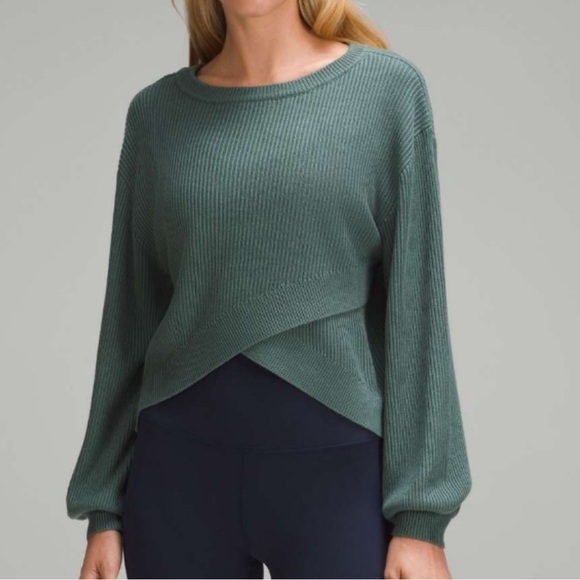 EUC LULULEMON REVERSIBLE CROSSOVER SWEATER MEDIUM FOREST SZ 4 - Picture 1 of 5